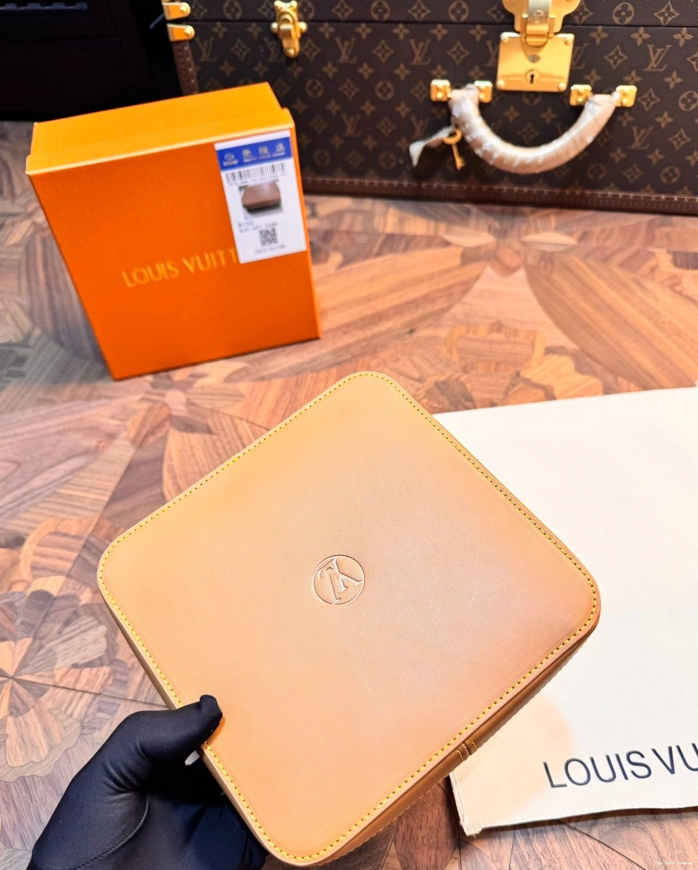 SQUARE JEWELRY BOX LV CUSTOM YELLOW 0815